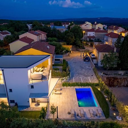 Apartmani Vila Mara M 2 I M 3 Heated Pool Omišalj Екстериор снимка